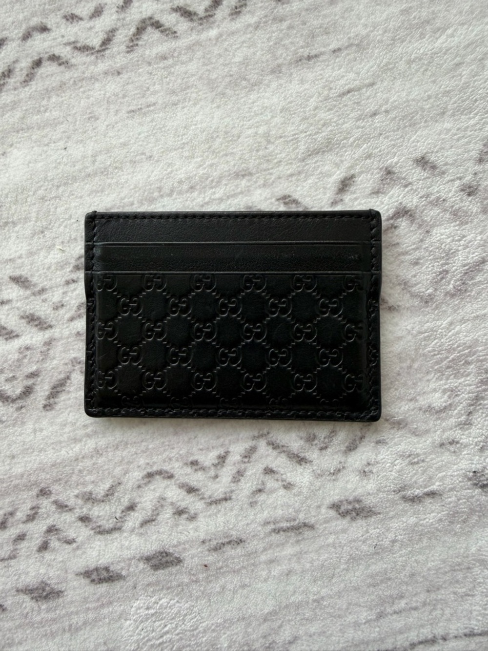 Gucci Black Micro GG Leather Card Holder – Minimalist & Sleek